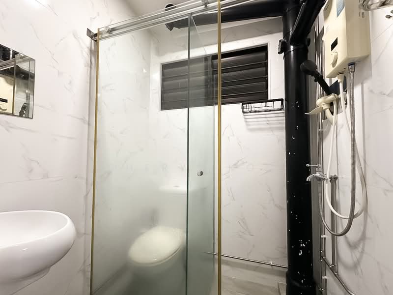 308 Bukit Batok Street 31, 308 Bukit Batok Street 31, 3 Bedrooms, 1,001 sqft, HDB Flat For Sale, by Sheryl Koh, 500219912 - Bathroom - PropertyGuru.com.sg