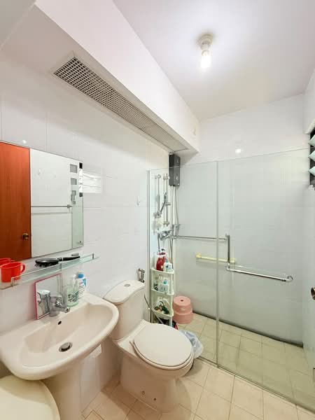 28C Dover Crescent, 28C Dover Crescent, 3 Bedrooms, 1,023 sqft, HDB Flat For Sale, by James Yeo, 500219914 - Bathroom - PropertyGuru.com.sg