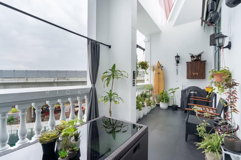 Stratford Court, 41A Bedok Ria Crescent, 3 Bedrooms, 1,733 sqft, Condominium For Sale, by Rick Khiantani, 500219916 - Balcony - PropertyGuru.com.sg