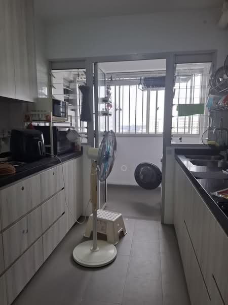 323A Sumang Walk, 323A Sumang Walk, 3 Bedrooms, 1,001 sqft, HDB Flat For Sale, by A O, 500219929 - Kitchen - PropertyGuru.com.sg