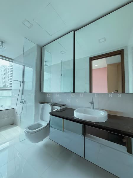 Nathan Suites, 21 Nathan Road, 3 Bedrooms, 1,787 sqft, Condominium For Rent, by Yiew Chiou Ling Lynn, 500219930 - Bathroom - PropertyGuru.com.sg