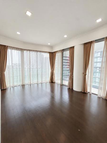 Nathan Suites, 21 Nathan Road, Tanglin / Holland / Bukit Timah, 3 Bedrooms, 1,787 sqft, Condominium For Rent, by Yiew Chiou Ling Lynn, 500219930 - Master Bedroom - PropertyGuru.com.sg