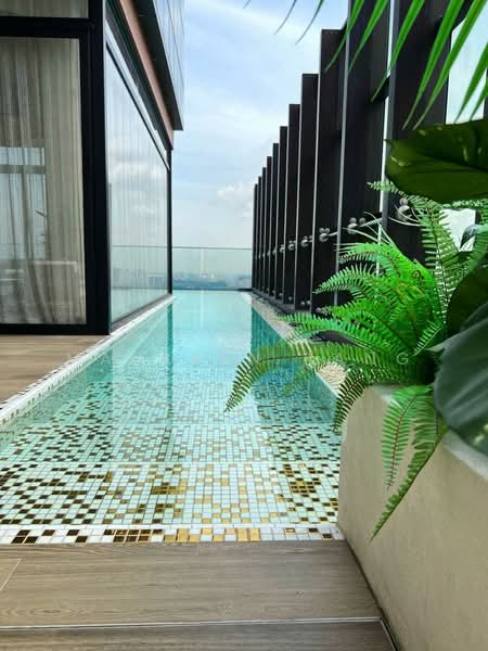 The Ritz-Carlton Residences, 65 Cairnhill Road, 4 Bedrooms, 2,831 sqft, Condominium For Sale, by Maureen Kang, 500219938 - Pool - PropertyGuru.com.sg