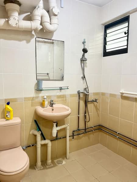 39 Telok Blangah Rise, 39 Telok Blangah Rise, 3 Bedrooms, 1,227 sqft, HDB Flat For Sale, by Desmond Lim, 500219942 - Bathroom - PropertyGuru.com.sg