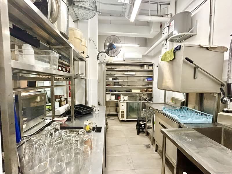 **RARE!** Fully Fitted F&B in CBD, Boon Tat Street Telok Ayer, 3,442 sqft, Food & Beverage For Rent, by June Lee, 500219960 - Kitchen - CommercialGuru.com.sg