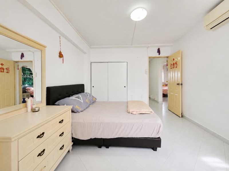 166 Yishun Ring Road, 166 Yishun Ring Road, 3 Bedrooms, 904 sqft, HDB Flat For Sale, by Jimmy Tee, 500219965 - Master Bedroom - PropertyGuru.com.sg
