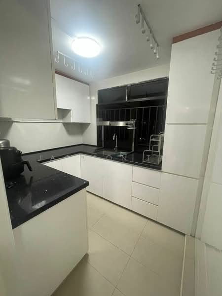 130 Bukit Merah View, 130 Bukit Merah View, 5 Bedrooms, 1,625 sqft, HDB Flat For Rent, by Jackson Tan  陈涣乐, 500219971 - Kitchen - PropertyGuru.com.sg