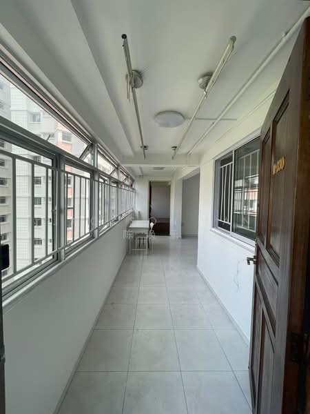130 Bukit Merah View, 130 Bukit Merah View, 5 Bedrooms, 1,625 sqft, HDB Flat For Rent, by Jackson Tan  陈涣乐, 500219971 - Corridor - PropertyGuru.com.sg