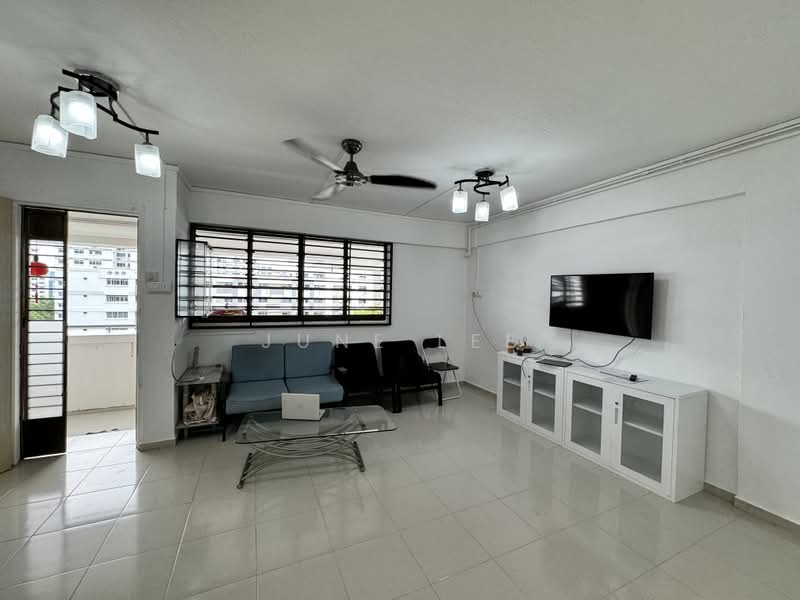 117 Bedok Reservoir Road, 117 Bedok Reservoir Road, 2 Bedrooms, 753 sqft, HDB Flat For Rent, by June Lee, 500219976 - Living Room - PropertyGuru.com.sg