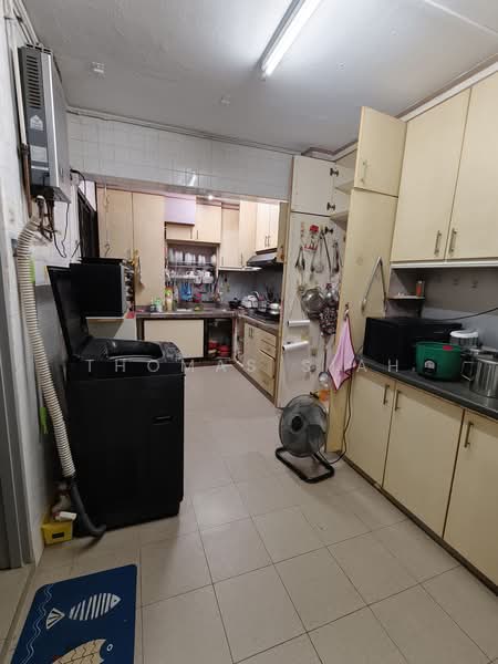 413 Commonwealth Avenue West, 413 Commonwealth Avenue West, Room Rental, 200 sqft, HDB Flat For Rent, by Thomas Siah, 500219981 - Kitchen - PropertyGuru.com.sg