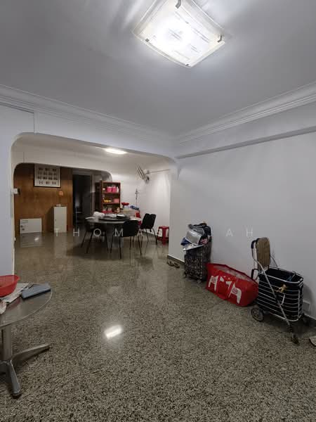 413 Commonwealth Avenue West, 413 Commonwealth Avenue West, Room Rental, 200 sqft, HDB Flat For Rent, by Thomas Siah, 500219981 - Living Room - PropertyGuru.com.sg