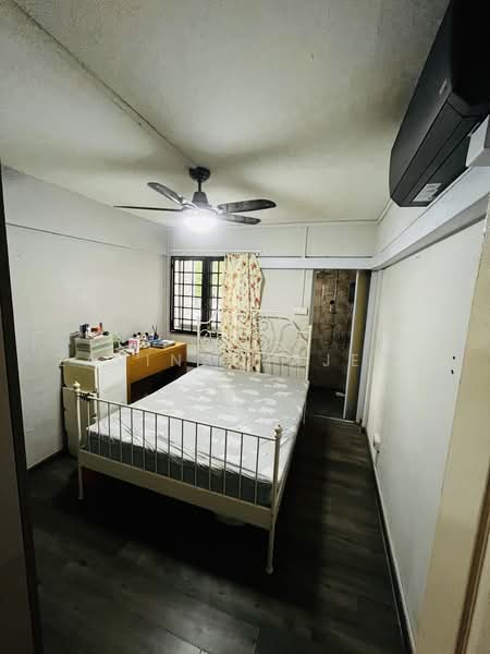 510 West Coast Drive, 510 West Coast Drive, 2 Bedrooms, 650 sqft, HDB Flat For Rent, by Zarina Majeed, 500220003 - Bedroom - PropertyGuru.com.sg