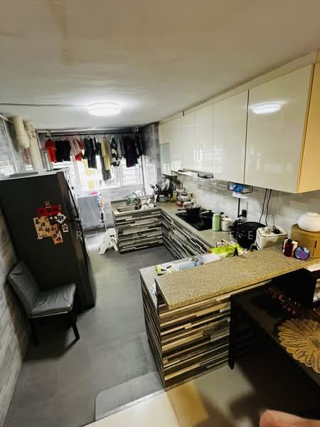 510 West Coast Drive, 510 West Coast Drive, 2 Bedrooms, 650 sqft, HDB Flat For Rent, by Zarina Majeed, 500220003 - Kitchen - PropertyGuru.com.sg