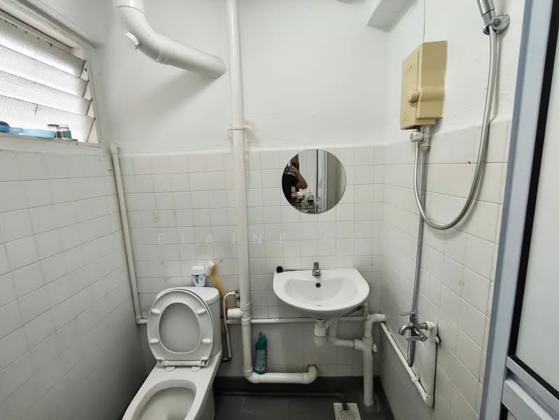 742 Bedok Reservoir Road, Bedok Reservoir Road, Bedok North, Chai Chee, Kaki Bukit, Ubi Ave, 1,646 sqft, Shop / Shophouse For Rent, by Elaine Goi, 500220009 - Bathroom - CommercialGuru.com.sg