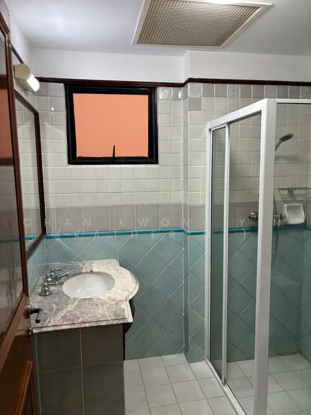 Dover Parkview, 38 Dover Rise, 2 Bedrooms, 936 sqft, Condominium For Sale, by Chan Kwong Yin (Katherine), 500220075 - Bathroom - PropertyGuru.com.sg