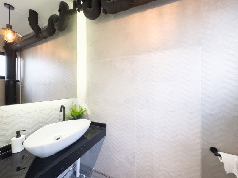 714 Jurong West Street 71, 714 Jurong West Street 71, 4 Bedrooms, 1,572 sqft, HDB Flat For Sale, by Mak G Y, 500220078 - Bathroom - PropertyGuru.com.sg