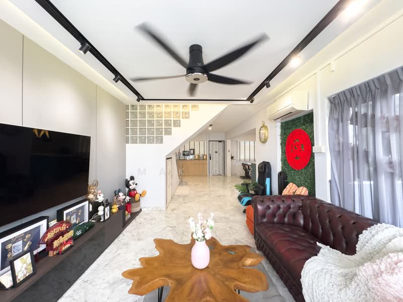 714 Jurong West Street 71, 714 Jurong West Street 71, 4 Bedrooms, 1,572 sqft, HDB Flat For Sale, by Mak G Y, 500220078 - Living Room - PropertyGuru.com.sg