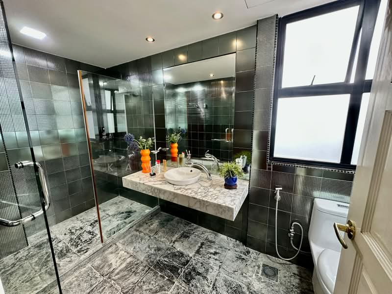 Balmoral Gate, 33 Balmoral Road, 3 Bedrooms, 1,259 sqft, Condominium For Sale, by Kavin Kuah, 500220086 - Bathroom - PropertyGuru.com.sg