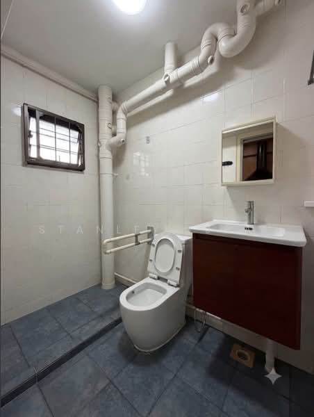 553 Woodlands Drive 44, 553 Woodlands Drive 44, Room Rental, 200 sqft, HDB Flat For Rent, by Stanley Tjhai, 500220093 - Bathroom - PropertyGuru.com.sg