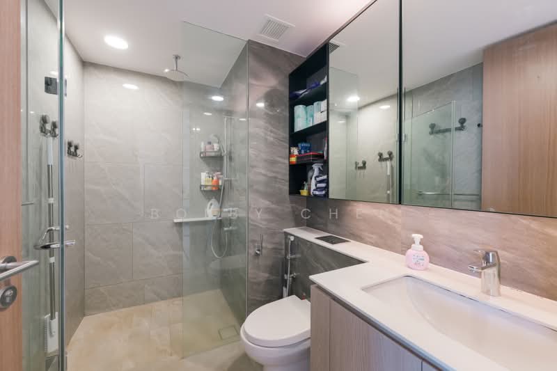 Whistler Grand, 107 West Coast Vale, 2 Bedrooms, 614 sqft, Condominium For Sale, by Bobby Chen, 500220099 - Bathroom - PropertyGuru.com.sg