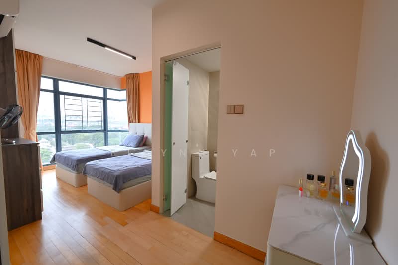 Blue Horizon, 23 West Coast Crescent, 3 Bedrooms, 1,152 sqft, Condominium For Sale, by Ellynn Yap, 500220100 - Master Bedroom - PropertyGuru.com.sg