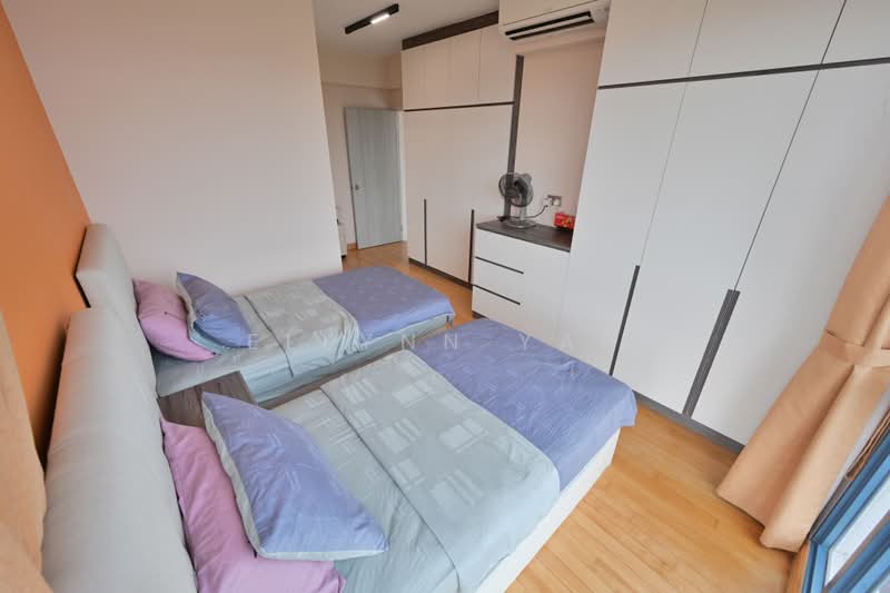 Blue Horizon, 23 West Coast Crescent, 3 Bedrooms, 1,152 sqft, Condominium For Sale, by Ellynn Yap, 500220100 - Master Bedroom - PropertyGuru.com.sg