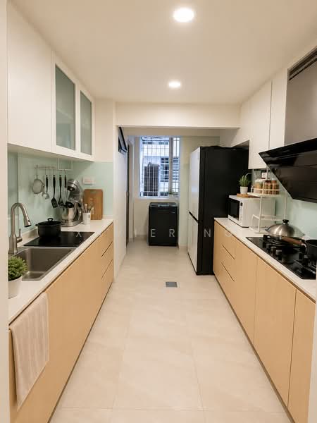 Parc Palais, 53 Hume Avenue, 2 Bedrooms, 1,076 sqft, Condominium For Sale, by Xavier Ng, 500220102 - Kitchen - PropertyGuru.com.sg