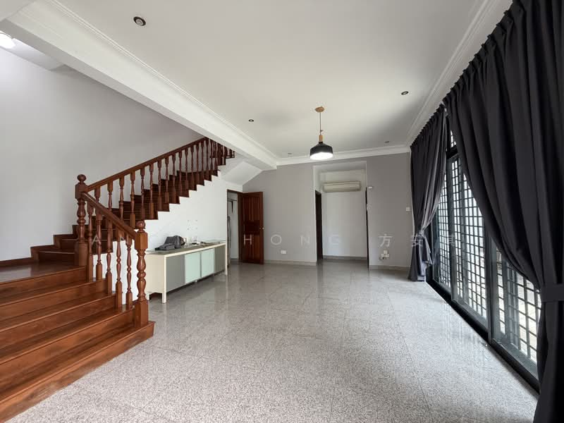 Undervalued 3 storeys Large Plot Semi-D in Hougang / Bartley / Serangoon, Hougang / Punggol / Sengkang, 7 Bedrooms, 5,500 sqft, Semi-Detached House For Sale, by Angie Hong 方安琪, 500220111 - Living Room - PropertyGuru.com.sg