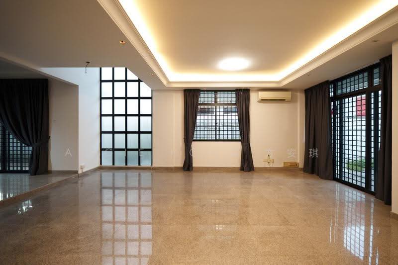 Undervalued 3 storeys Large Plot Semi-D in Hougang / Bartley / Serangoon, Hougang / Punggol / Sengkang, 7 Bedrooms, 5,500 sqft, Semi-Detached House For Sale, by Angie Hong 方安琪, 500220111 - Interior - PropertyGuru.com.sg