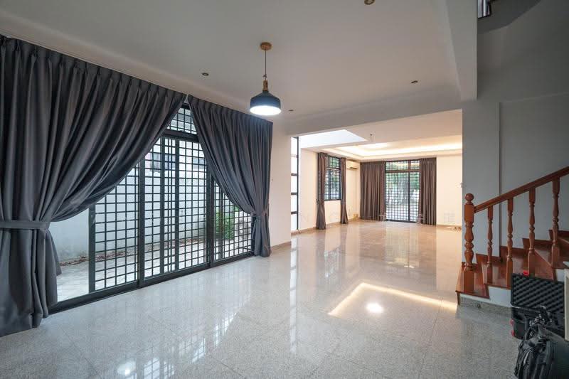 Undervalued 3 storeys Large Plot Semi-D in Hougang / Bartley / Serangoon, Hougang / Punggol / Sengkang, 7 Bedrooms, 5,500 sqft, Semi-Detached House For Sale, by Angie Hong 方安琪, 500220111 - Living Room - PropertyGuru.com.sg