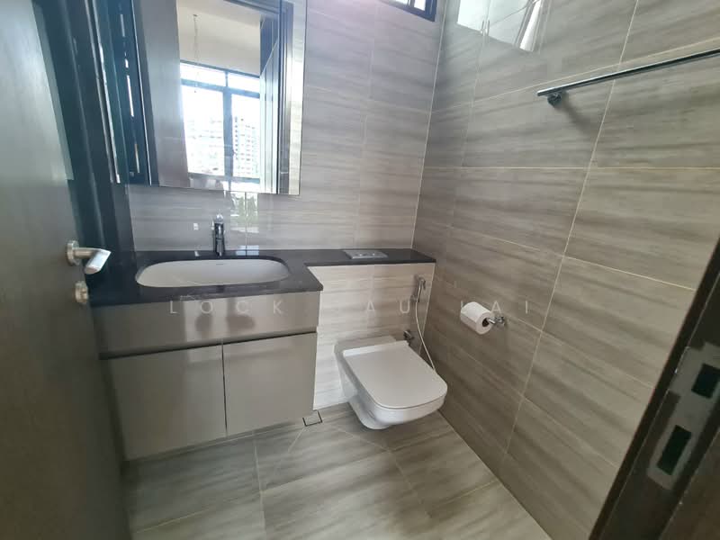 35 Gilstead, 35 Gilstead Road, 2 Bedrooms, 678 sqft, Apartment For Sale, by Lock Sau Lai, 500220112 - Bathroom - PropertyGuru.com.sg