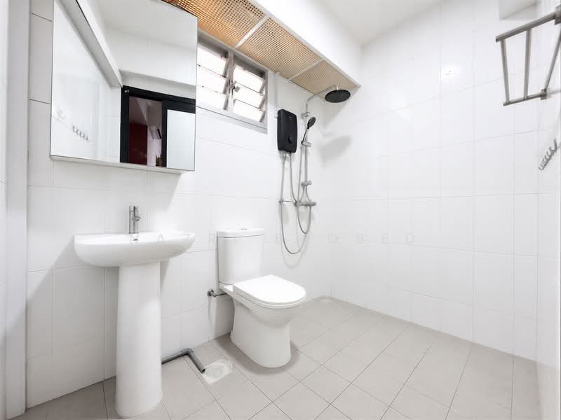 107B Canberra Street, 107B Canberra Street, 3 Bedrooms, 1,001 sqft, HDB Flat For Sale, by Nazri Baobed, 500220120 - Bathroom - PropertyGuru.com.sg