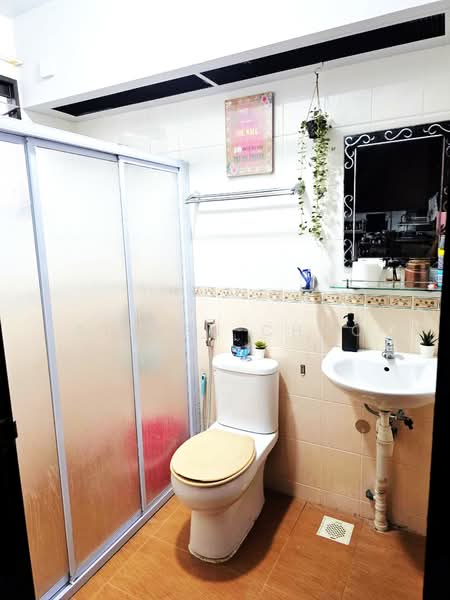 207B Compassvale Lane, 207B Compassvale Lane, Room Rental, 120 sqft, HDB Flat For Rent, by Steven Choo, 500220129 - Bathroom - PropertyGuru.com.sg