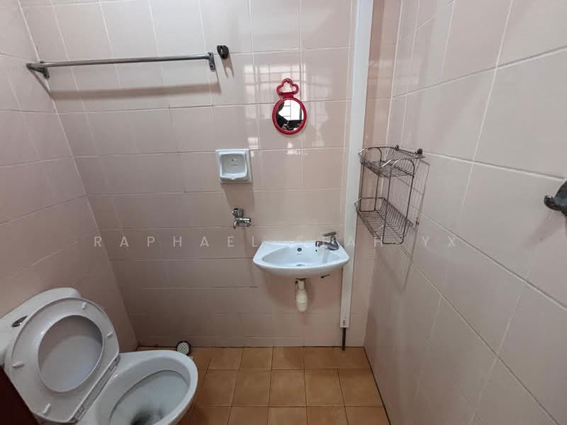 The Rivervale, 3 Rivervale Link, Room Rental, 100 sqft, Condominium For Rent, by Raphael Seah YX, 500220131 - Bathroom - PropertyGuru.com.sg