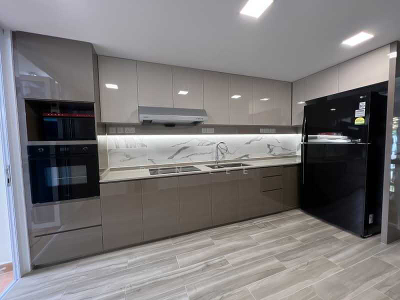 Burgundy Hill, Burgundy Rise, 5 Bedrooms, 3,500 sqft, Semi-Detached House For Rent, by Ben Lee, 500220135 - Kitchen - PropertyGuru.com.sg