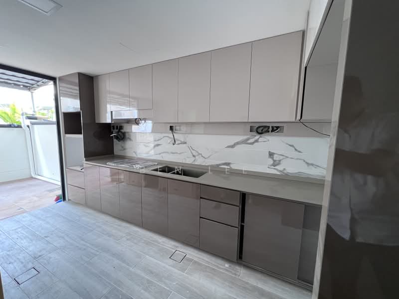 Burgundy Hill, Burgundy Rise, 5 Bedrooms, 3,500 sqft, Semi-Detached House For Rent, by Ben Lee, 500220135 - Kitchen - PropertyGuru.com.sg