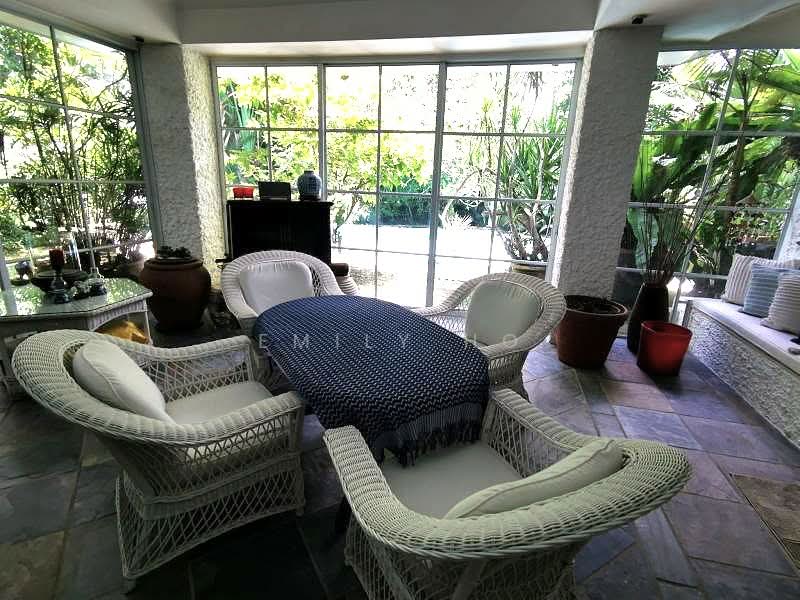 $17XX PSF!! CHARMING GCB ESTATE!!, Bukit Timah Vicinity, 5 Bedrooms, 5,000 sqft, Bungalow House For Sale, by Emily Ho, 500220137 - Living Room - PropertyGuru.com.sg