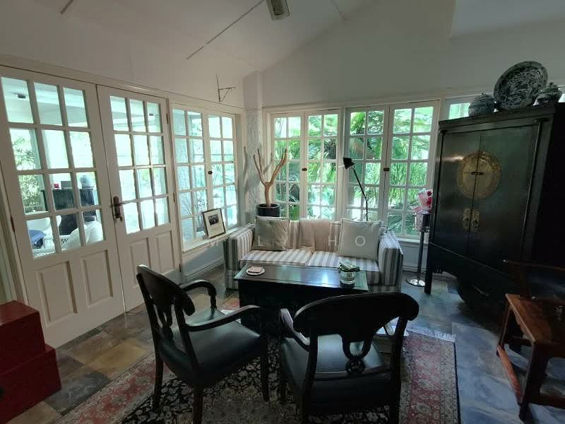 $17XX PSF!! CHARMING GCB ESTATE!!, Bukit Timah Vicinity, 5 Bedrooms, 5,000 sqft, Bungalow House For Sale, by Emily Ho, 500220137 - Living Room - PropertyGuru.com.sg