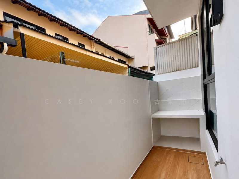 Jalan Novena, , 2 Bedrooms, 1,060 sqft, Terraced House For Rent, by Casey Koo 古家进, 500220207 - Yard - PropertyGuru.com.sg