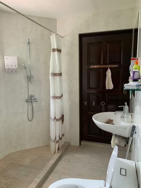 7 loyang place, Loyang Place, Room Rental, 200 sqft, Semi-Detached House For Rent, by Danny Yeo, 500220225 - Bathroom - PropertyGuru.com.sg