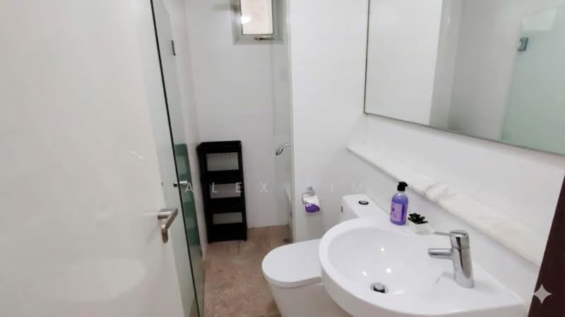 The Centris, 67 Jurong West Central 3, 2 Bedrooms, 979 sqft, Apartment For Sale, by Alex Lim, 500220233 - Bathroom - PropertyGuru.com.sg
