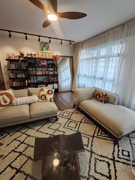 626A Tampines Street 61, 626A Tampines Street 61, 3 Bedrooms, 1,216 sqft, HDB Flat For Sale, by Esther Whong, 500220238 - Living Room - PropertyGuru.com.sg