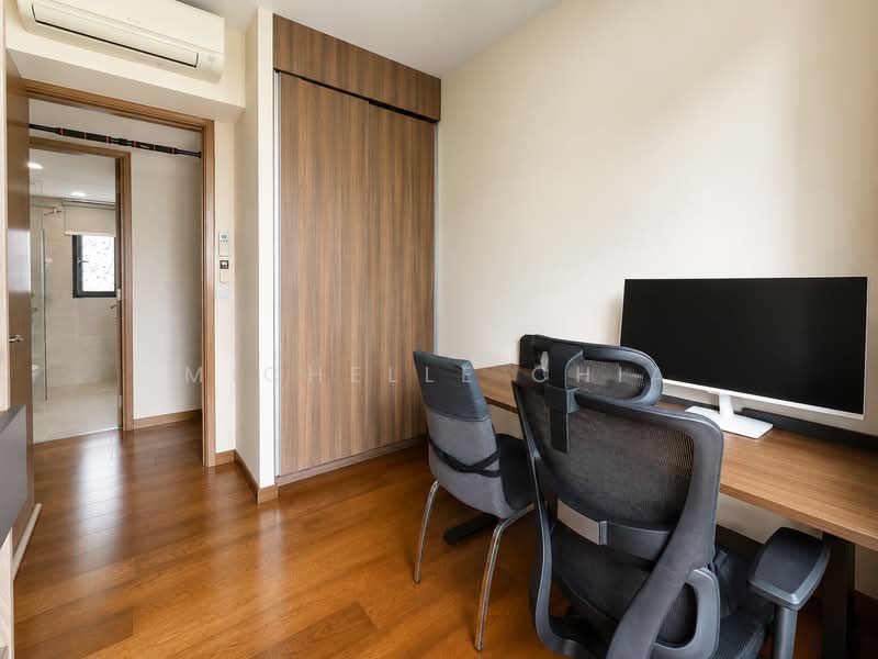 Kingsford Waterbay, 68 Upper Serangoon View, 4 Bedrooms, 1,023 sqft, Condominium For Sale, by Michelle Chia, 500220240 - Bedroom with balcony - PropertyGuru.com.sg