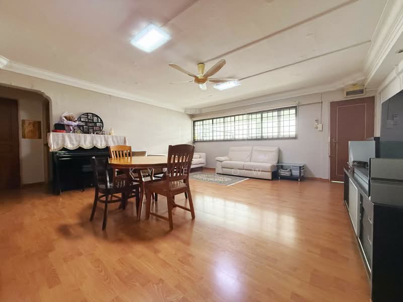 207 Bukit Batok Street 21, 207 Bukit Batok Street 21, 3 Bedrooms, 104 sqft, HDB Flat For Sale, by Kyle Low, 500220242 - Living Room - PropertyGuru.com.sg