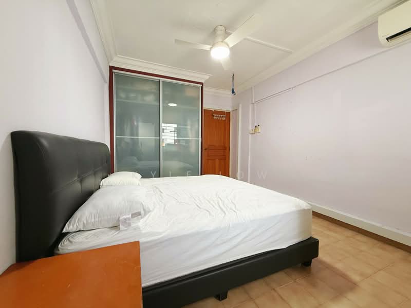 207 Bukit Batok Street 21, 207 Bukit Batok Street 21, 3 Bedrooms, 104 sqft, HDB Flat For Sale, by Kyle Low, 500220242 - Master Bedroom - PropertyGuru.com.sg