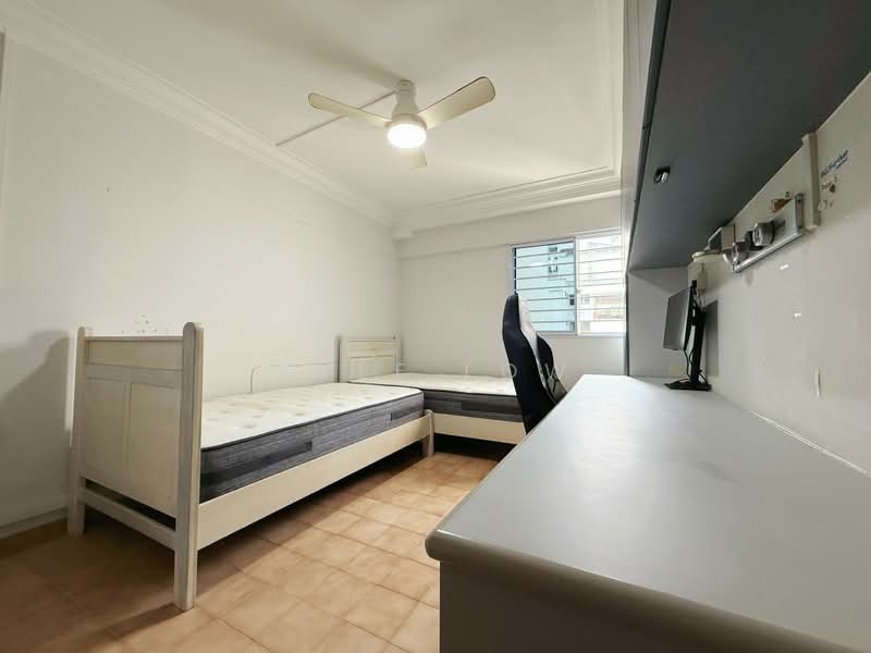 207 Bukit Batok Street 21, 207 Bukit Batok Street 21, 3 Bedrooms, 104 sqft, HDB Flat For Sale, by Kyle Low, 500220242 - Bedroom 2 - PropertyGuru.com.sg