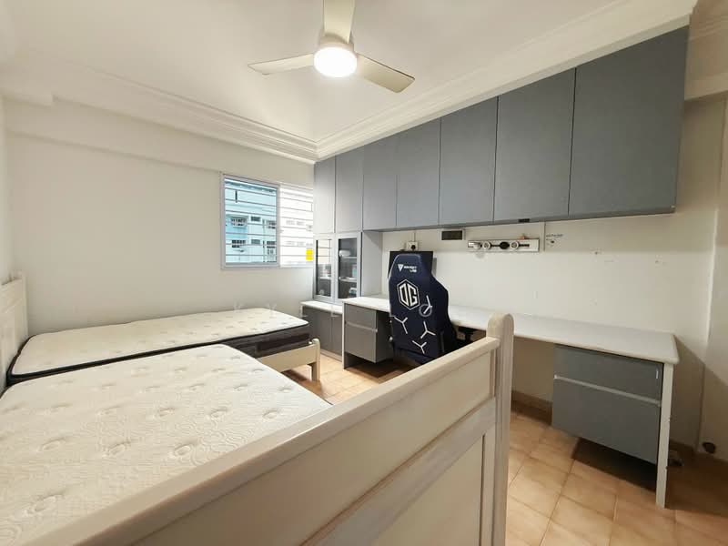 207 Bukit Batok Street 21, 207 Bukit Batok Street 21, 3 Bedrooms, 104 sqft, HDB Flat For Sale, by Kyle Low, 500220242 - Bedroom 2 - PropertyGuru.com.sg