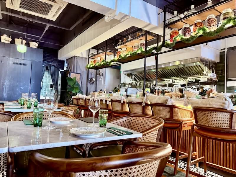 L1 F&B Space @ Maxwell Vicinity | Prime Location | Rarely Available, , 1,105 sqft, Food & Beverage For Rent, by Sean Pang, 500220247 - Interior - CommercialGuru.com.sg