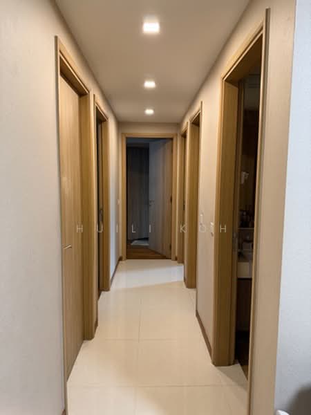 Caspian, 50 Lakeside Drive, 4 Bedrooms, 1,399 sqft, Condominium For Rent, by Huili Koh, 500220264 - Corridor - PropertyGuru.com.sg