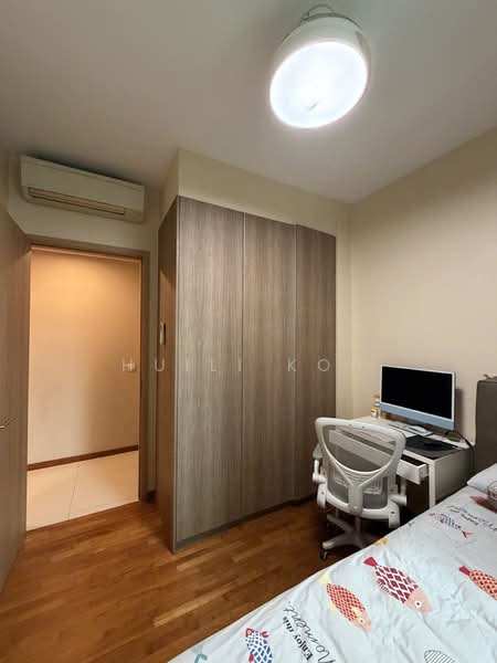 Caspian, 50 Lakeside Drive, 4 Bedrooms, 1,399 sqft, Condominium For Rent, by Huili Koh, 500220264 - Bedroom - PropertyGuru.com.sg